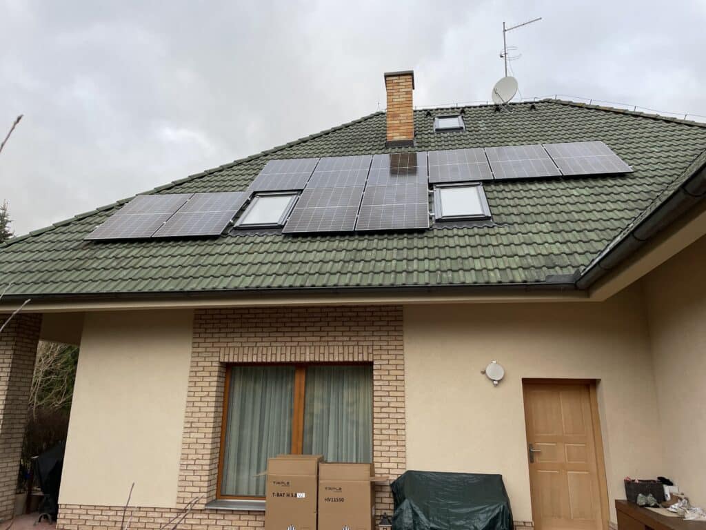 ☀️ Fotovoltaická elektrárna 9,55 kWp s baterií 11,6 kWh 🔋 Horní Bezděkov